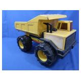 Tonka Metal Bodied Dump Truck 10x16x10"
