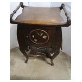 Vintage Wooden End Table 30.5Hx18Wx13"D (side