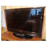 Element 32" TV Model ELDFW322 w/Remote (works)