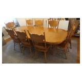 Dining Room Table (96L incl 2-18" leaves x