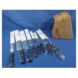 NIB Amazon Basics Knife Block Set