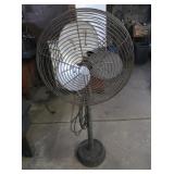 Oscillating Floor Fan 23x51"
