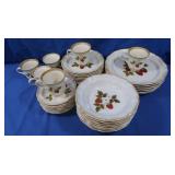 34 pc Mikasa Strawberry Festival (Japan) Dish Set