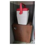 Sanyo Mini Fridge 19x19x24" (works-seal needs