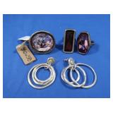 Uno de Fifty Ring, Pin & Red Stones, Hoop