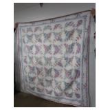 Vintage Hand Stitched Pineapple Pattern Quilt