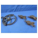 4 Antique Metal Pulleys