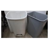 Plastic Garbage Can-Kitchen Style (no lid)