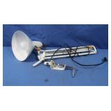 Screw-on Adj Table Light