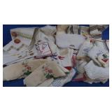 Vintage Linen Tablecloths & Napkins