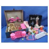 1962 Barbie Vinyl Case w/Clothes & Acces,