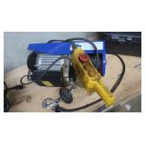 Cummins 660 1320lb Electric Hoist