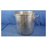 Aluminum Pot 14" round, 15"H