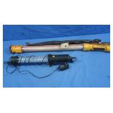 2 Fluorescent Work Lights