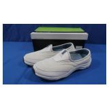 NIB Vionic Womens Shoe sz 8