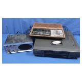 Bearcat IV Scanner (turns on), GE 4885 Radio