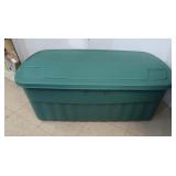 Lg Rubbermaid Lidded Tote