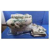 Queen Size Flowered Comforter & Shams