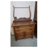Vintage Wash Stand 33x18x29"