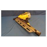 Dewalt Clipped Head Nailer D51823