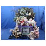 Asst Stuffed Animals, Decorative Wreath