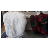 Comforter, 2 Afghans, Tablecloth