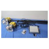 2 Alien Bees Pro Foto Flash B800 on Stand (like