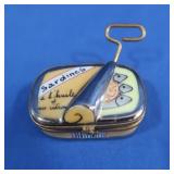 Peint a la Main Limoges Sardine Can Box