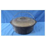 Lodge 10.25" Cast Iron Dutch Oven