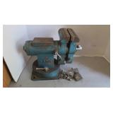 Larin Heavy Duty Vise 5" w/Pipe Jaws 14x8x11"