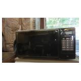 Kenmore Microwave 17x12x9" & 20x20x22"
