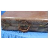 Antique Leather Suitcase(24"x18")