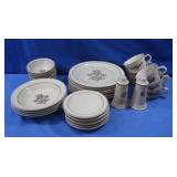 Pffaltsgraff Village Plates, Cups & more(24 pcs)