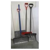 4 Snow Shovels