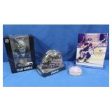 NIP Penguins Mini Goalie Mask, Zombie, Puck