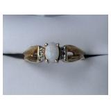 10K Opal Ring w/2 Diamonds   2.2gr  Sz. 7