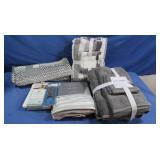 NIP Bath Rugs, Towel Sets, Shower Curtains&Hooks