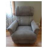 Electric Fabric Recliner(needs cleaned)