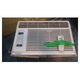 Gold Star Window Air Condtioner w/Remote