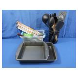 2 Baking Pans, Kitchen Silverware&Utensils