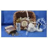 Wicker Basket w/Wedding D?cor