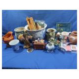Home D?cor-Ceramic Pots, Vases, Floral Arrange. &