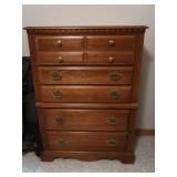Broyhill 5 Drawer Dresser 33x18x48"H