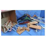 Plastic&Wooden Hangers