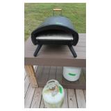 Bertello Pizza Oven & 2 Propane Tanks