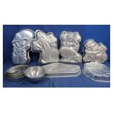 9 Pcs Incl 4 Cake  Pans, 5 Alum. Cake Molds,