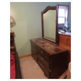Dresser w/mirror 60x18x72