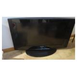 Samsung Flat Screen TV w/Remote,34.25x20.5",works