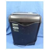 Amazon Basics 6-Sheef Cross-cut Paper&Credit Card