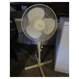 31" Tall Duracraft Floor Fan